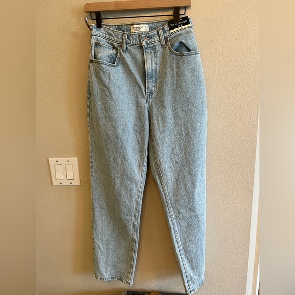 Abercrombie curve love ultra high rise 90s straight jean - Picture 3 of 3